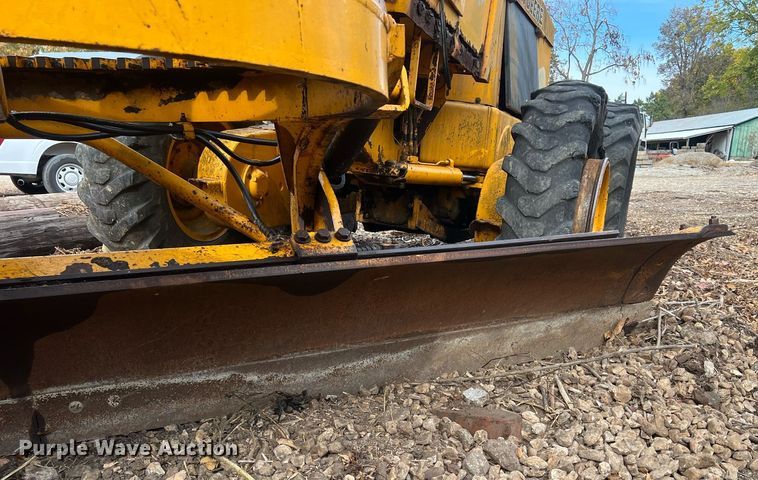 image for item OA9113 John Deere 570A  motor grader