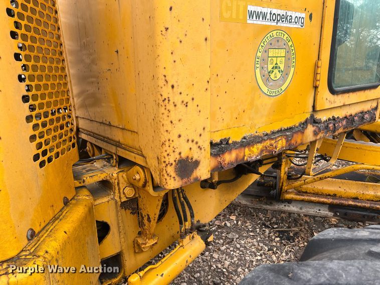 image for item OA9113 John Deere 570A  motor grader