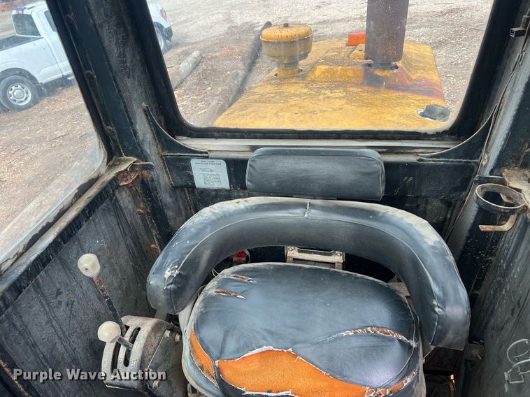 image for item OA9113 John Deere 570A  motor grader