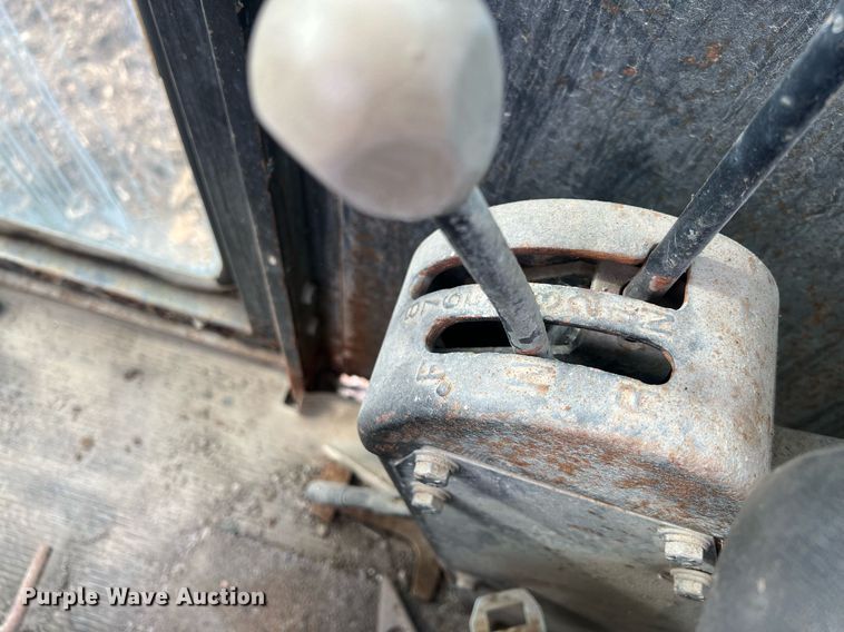 image for item OA9113 John Deere 570A  motor grader