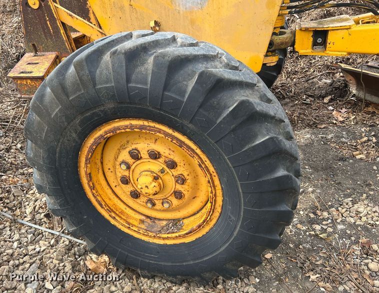 image for item OA9113 John Deere 570A  motor grader