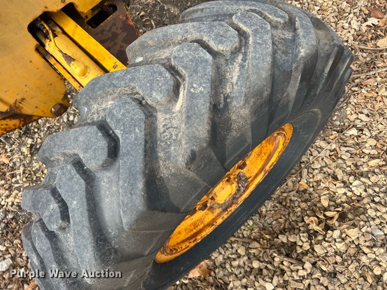 image for item OA9113 John Deere 570A  motor grader