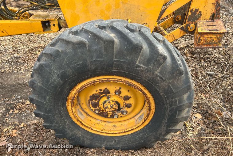 image for item OA9113 John Deere 570A  motor grader