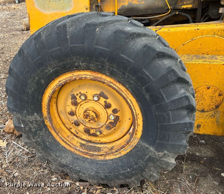 image for item OA9113 John Deere 570A  motor grader