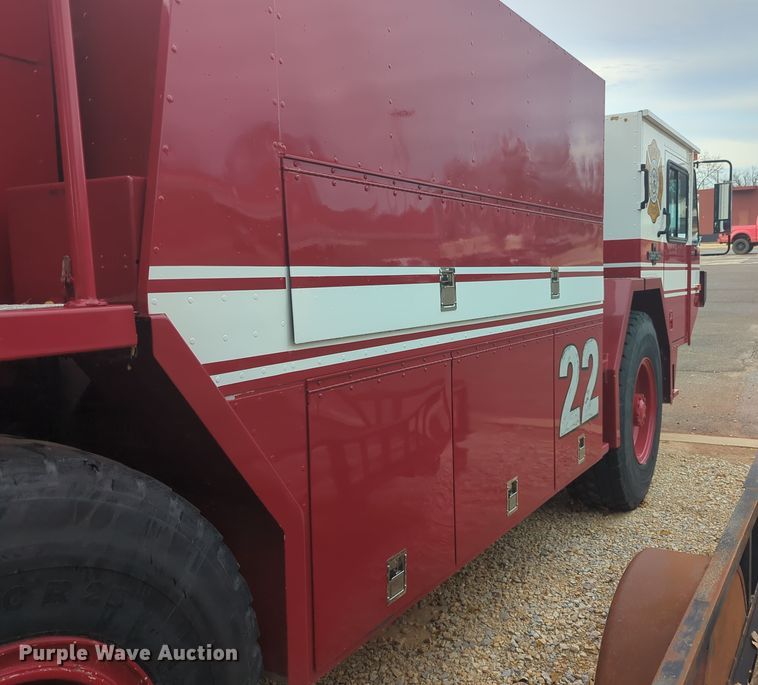 image for item OD9135 1986 Oshkosh T-series  pumper fire truck