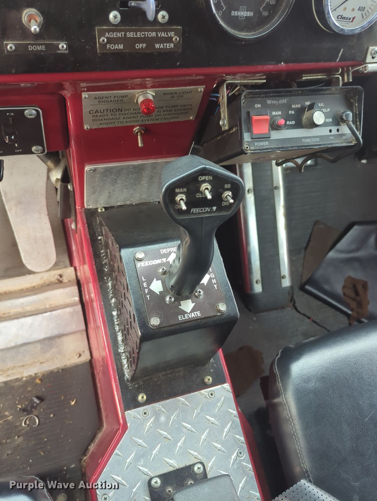 image for item OD9135 1986 Oshkosh T-series  pumper fire truck