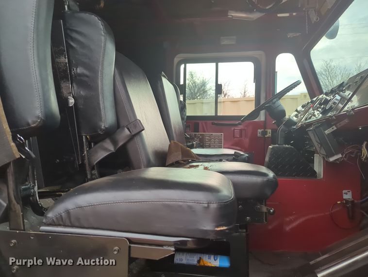 image for item OD9135 1986 Oshkosh T-series  pumper fire truck