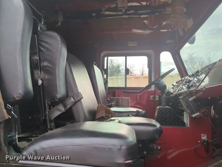 image for item OD9135 1986 Oshkosh T-series  pumper fire truck