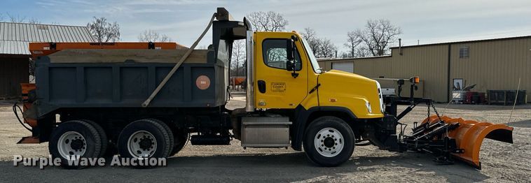 image for item OD9833 2015 Freightliner 114SD dump truck