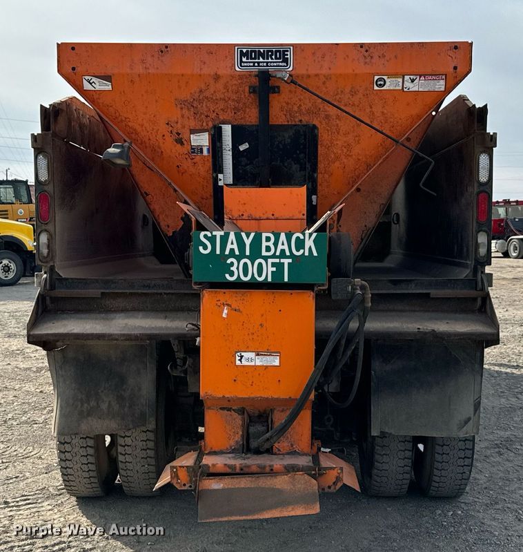 image for item OD9833 2015 Freightliner 114SD dump truck