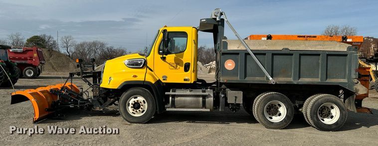 image for item OD9833 2015 Freightliner 114SD dump truck