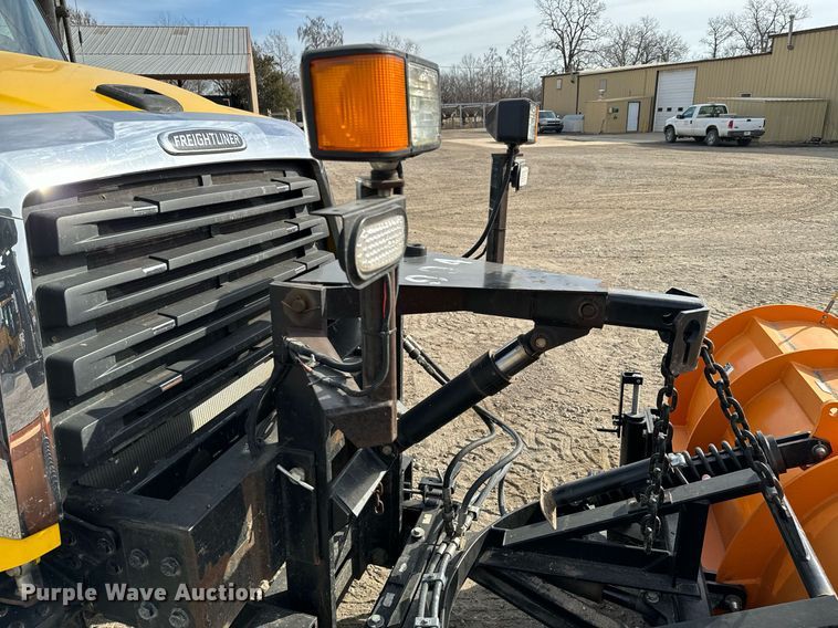 image for item OD9833 2015 Freightliner 114SD dump truck