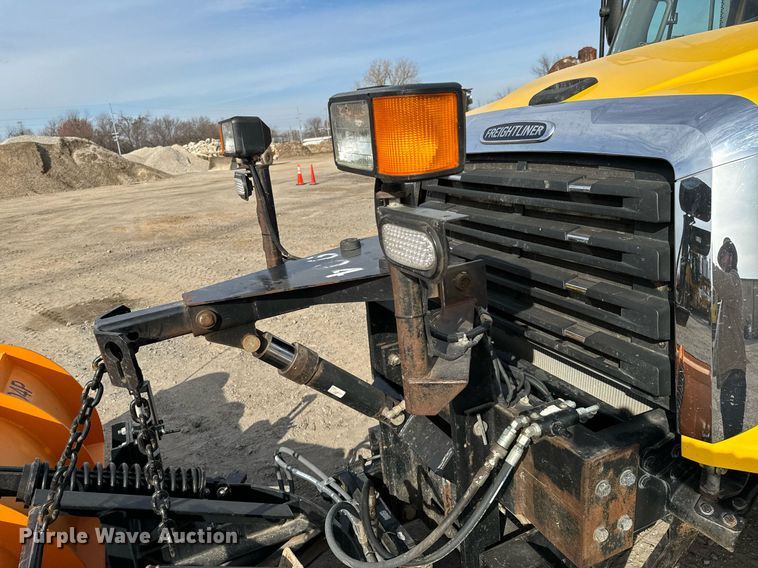 image for item OD9833 2015 Freightliner 114SD dump truck