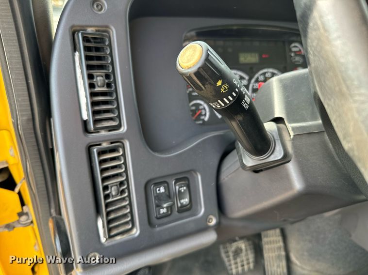 image for item OD9833 2015 Freightliner 114SD dump truck