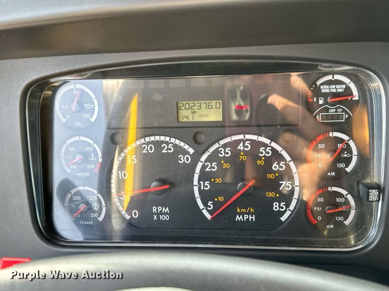 image for item OD9833 2015 Freightliner 114SD dump truck