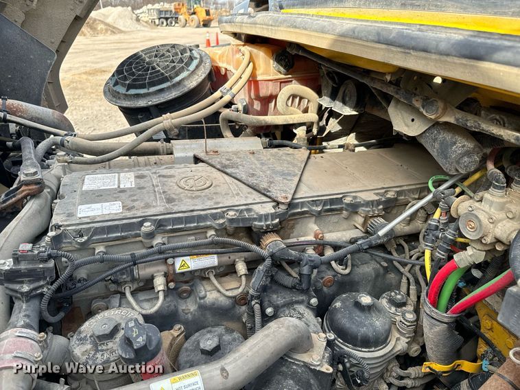 image for item OD9833 2015 Freightliner 114SD dump truck