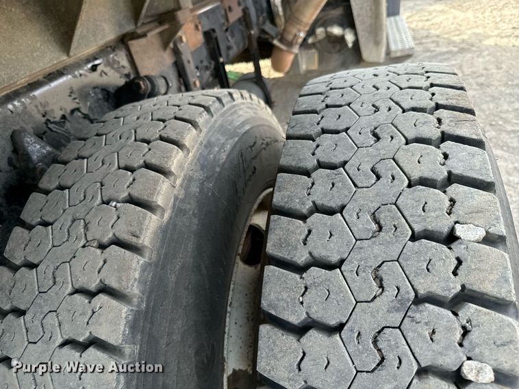 image for item OD9833 2015 Freightliner 114SD dump truck