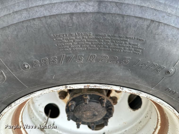 image for item OD9833 2015 Freightliner 114SD dump truck