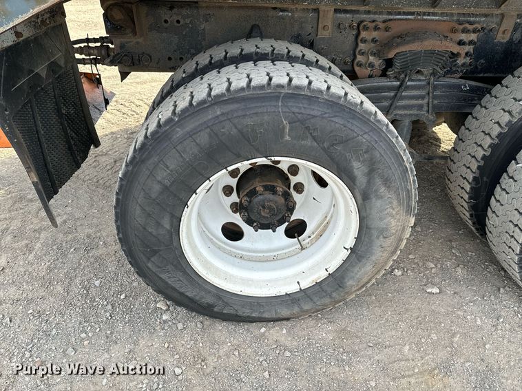 image for item OD9833 2015 Freightliner 114SD dump truck