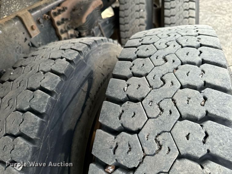 image for item OD9833 2015 Freightliner 114SD dump truck