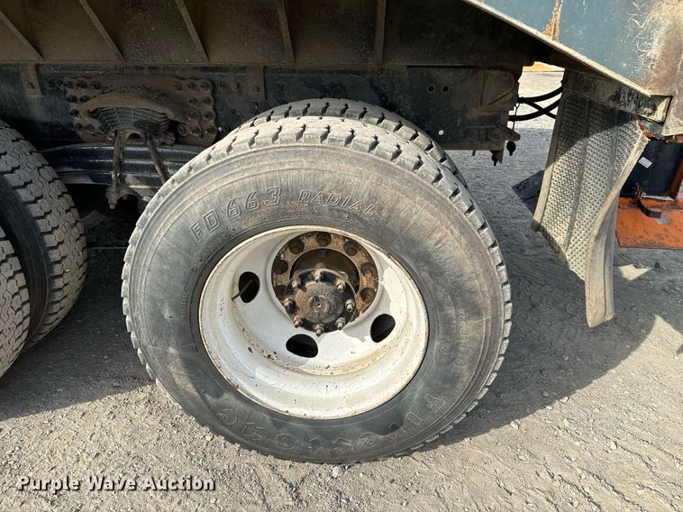 image for item OD9833 2015 Freightliner 114SD dump truck