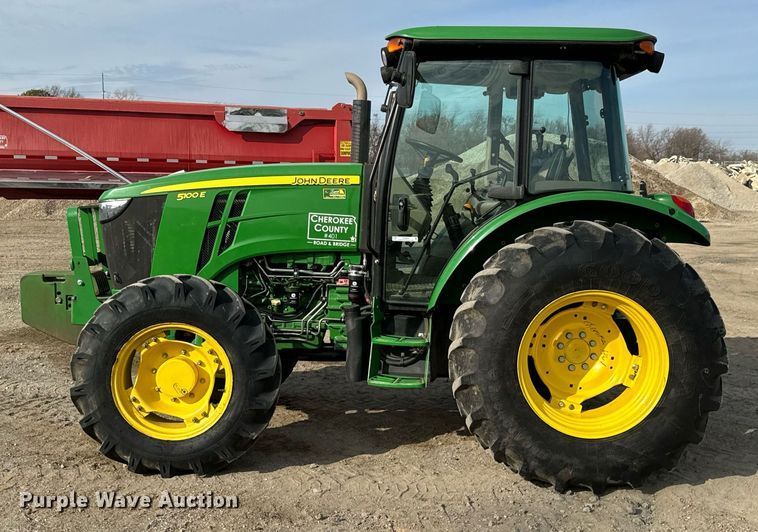 image for item OD9834 2014 John Deere 5100E  MFWD tractor