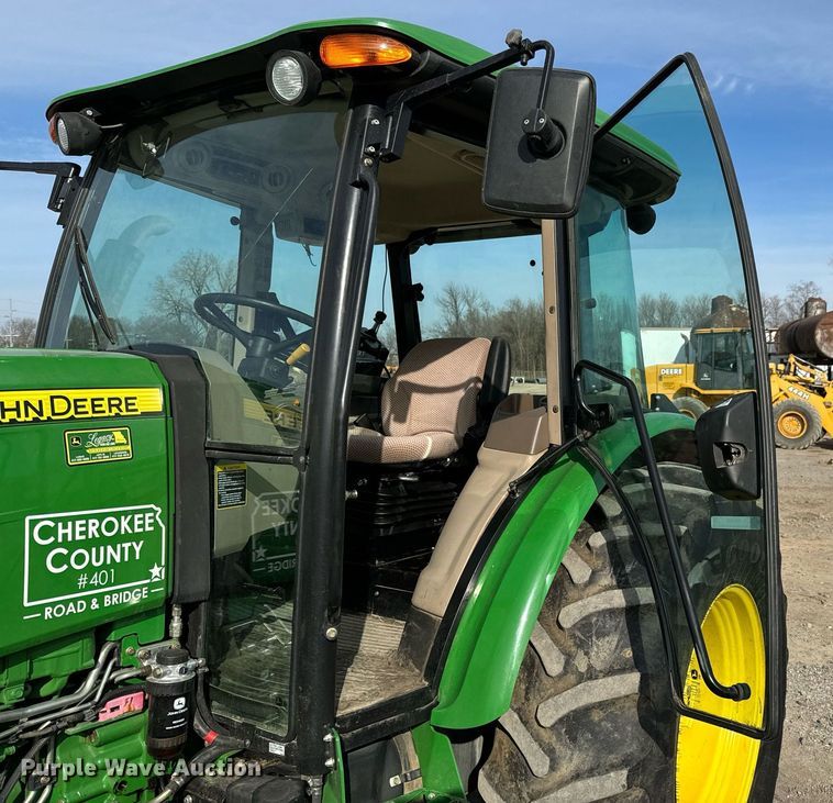 image for item OD9834 2014 John Deere 5100E  MFWD tractor