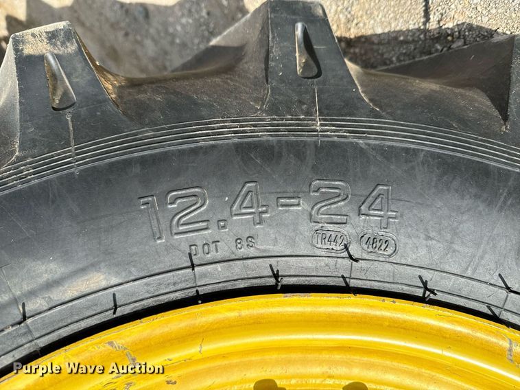 image for item OD9834 2014 John Deere 5100E  MFWD tractor