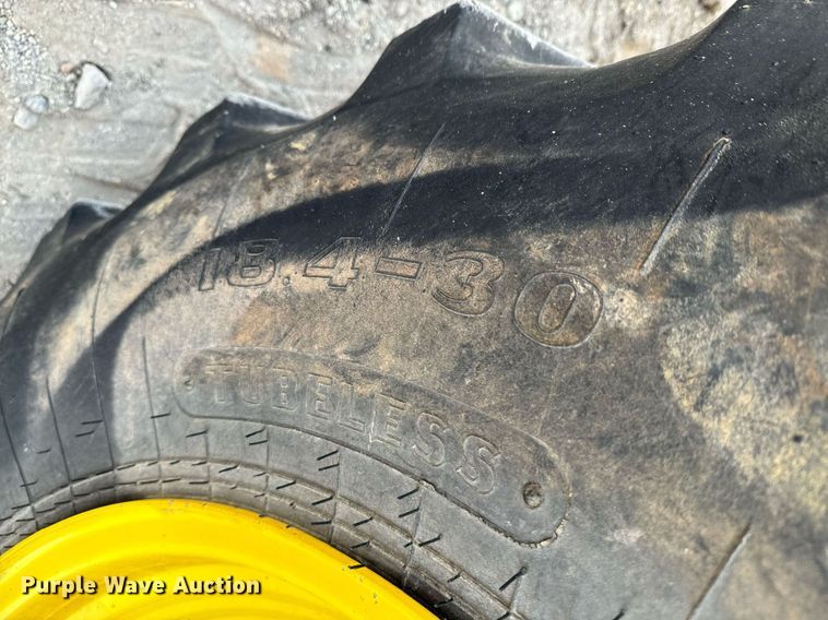 image for item OD9834 2014 John Deere 5100E  MFWD tractor