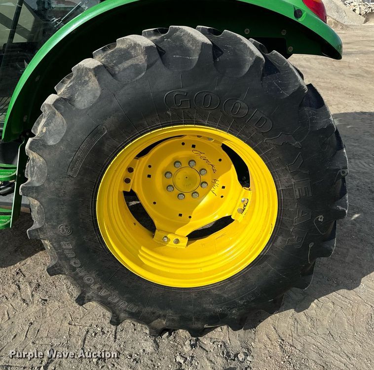 image for item OD9834 2014 John Deere 5100E  MFWD tractor