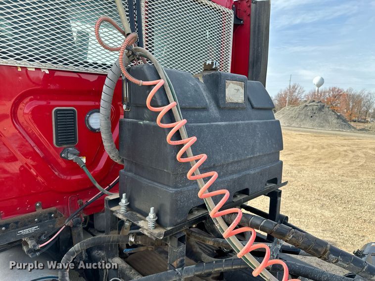 image for item OD9835 2015 Freightliner Cascadia  semi truck