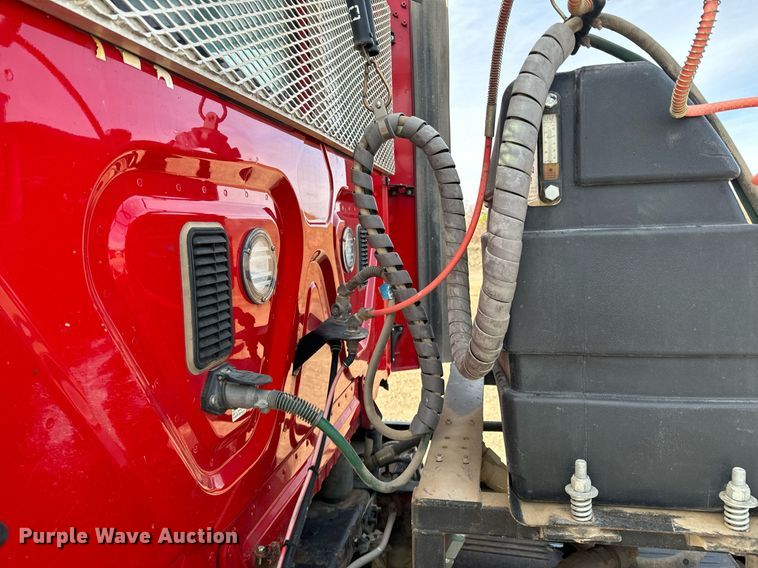 image for item OD9835 2015 Freightliner Cascadia  semi truck