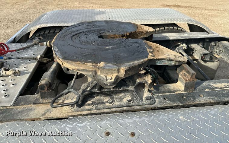 image for item OD9835 2015 Freightliner Cascadia  semi truck