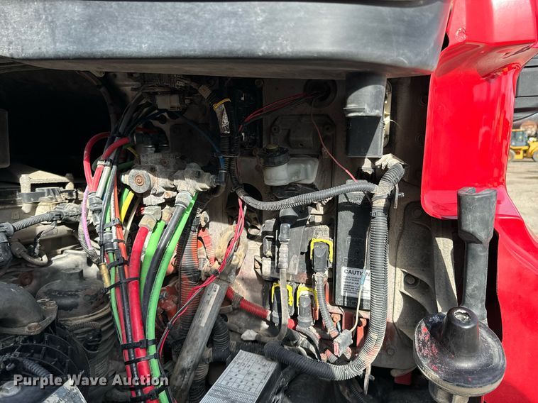 image for item OD9835 2015 Freightliner Cascadia  semi truck