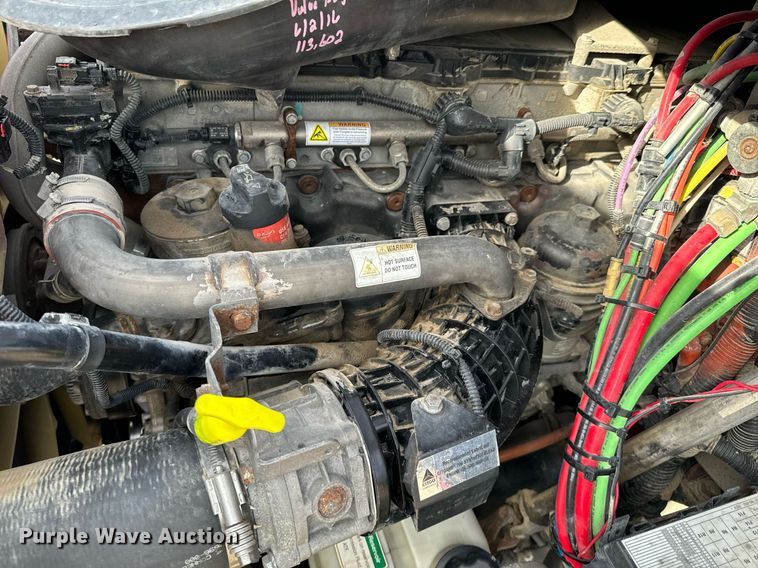 image for item OD9835 2015 Freightliner Cascadia  semi truck