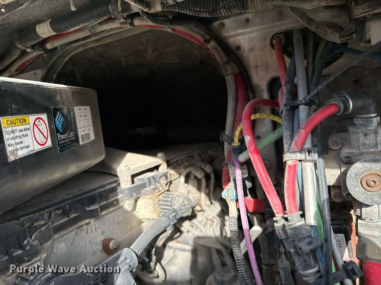 image for item OD9835 2015 Freightliner Cascadia  semi truck