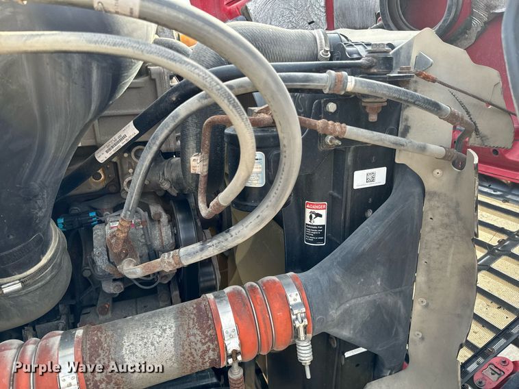 image for item OD9835 2015 Freightliner Cascadia  semi truck