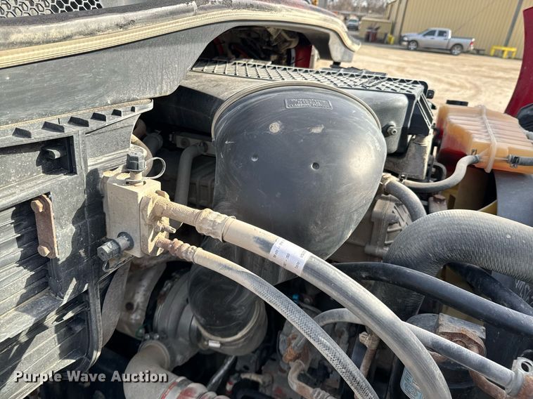 image for item OD9835 2015 Freightliner Cascadia  semi truck