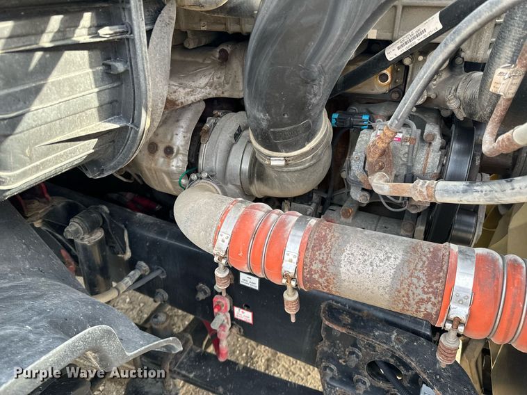 image for item OD9835 2015 Freightliner Cascadia  semi truck