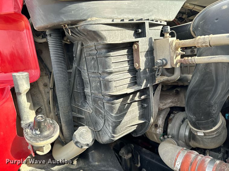 image for item OD9835 2015 Freightliner Cascadia  semi truck