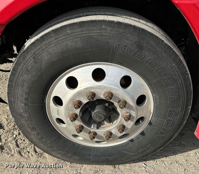 image for item OD9835 2015 Freightliner Cascadia  semi truck