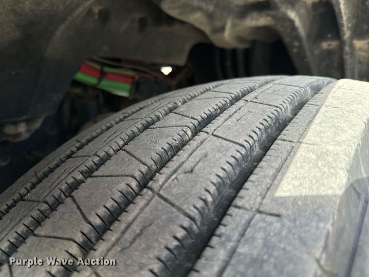 image for item OD9835 2015 Freightliner Cascadia  semi truck