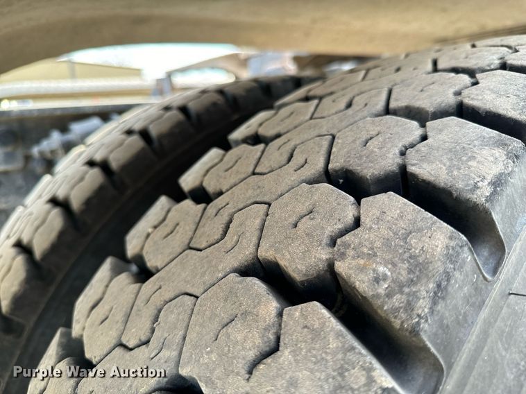 image for item OD9835 2015 Freightliner Cascadia  semi truck