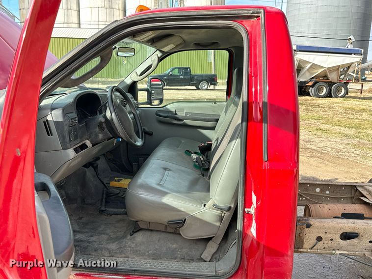 image for item OD9857 2007 Ford F550 Super Duty XL  truck cab and chassis