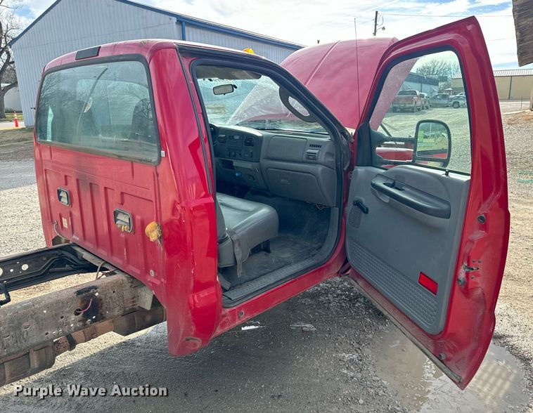image for item OD9857 2007 Ford F550 Super Duty XL  truck cab and chassis