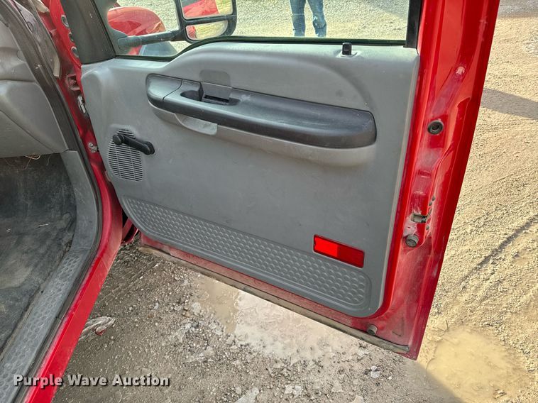 image for item OD9857 2007 Ford F550 Super Duty XL  truck cab and chassis