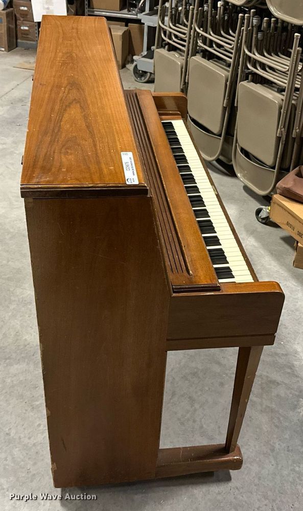 image for item OD9876 Wurlitzer 2924  piano