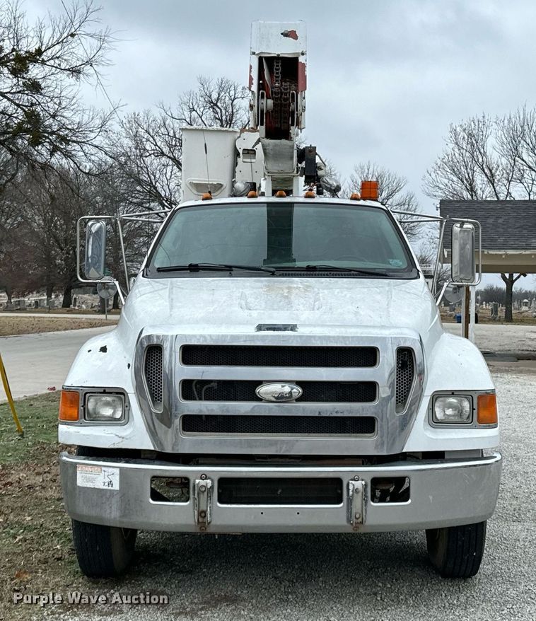 image for item OD9905 2007 Ford F650 Super Duty  bucket truck