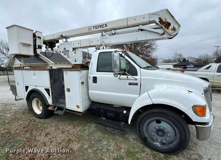 image for item OD9905 2007 Ford F650 Super Duty  bucket truck