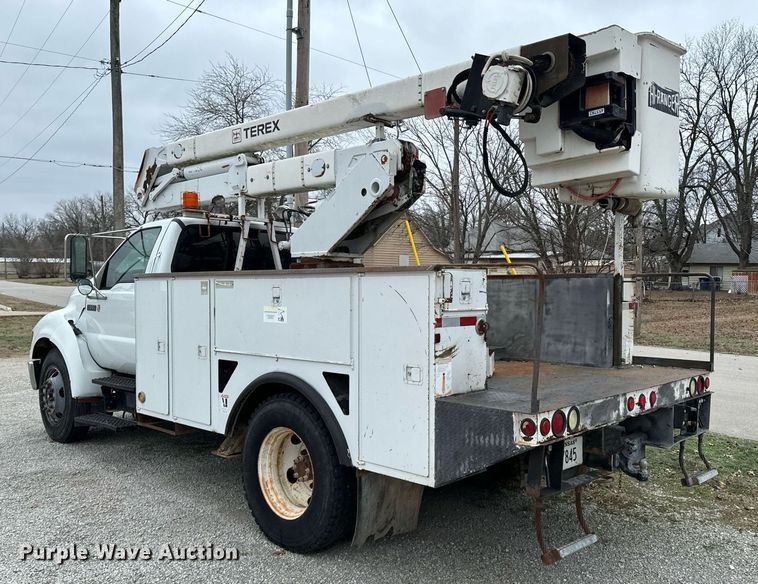 image for item OD9905 2007 Ford F650 Super Duty  bucket truck